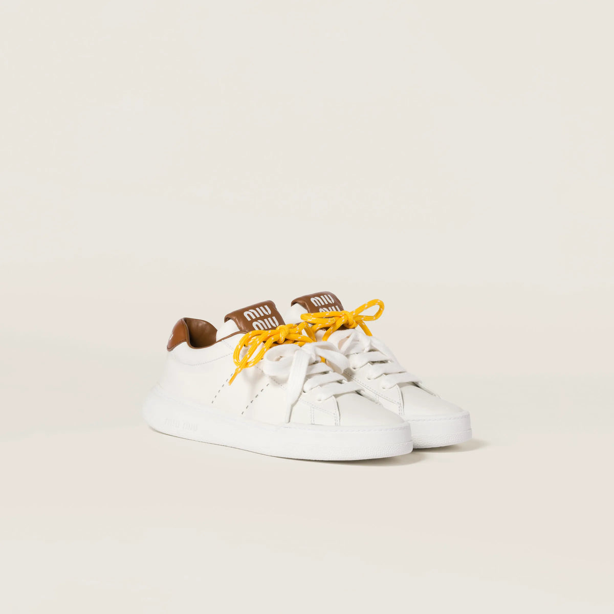 White/Cognac