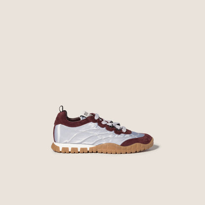 Aluminum/Bordeaux