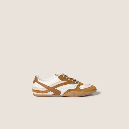 Chalk White/Cinnamon