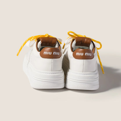 White/Cognac