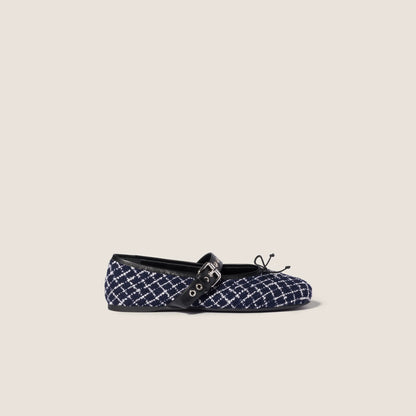 Blue/Ivory