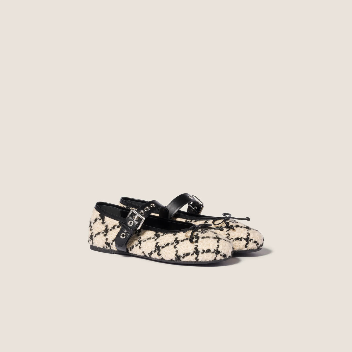 Ivory/Black
