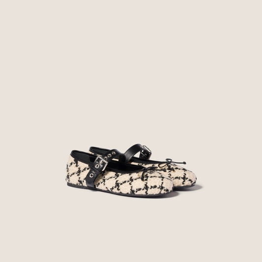 Ivory/Black