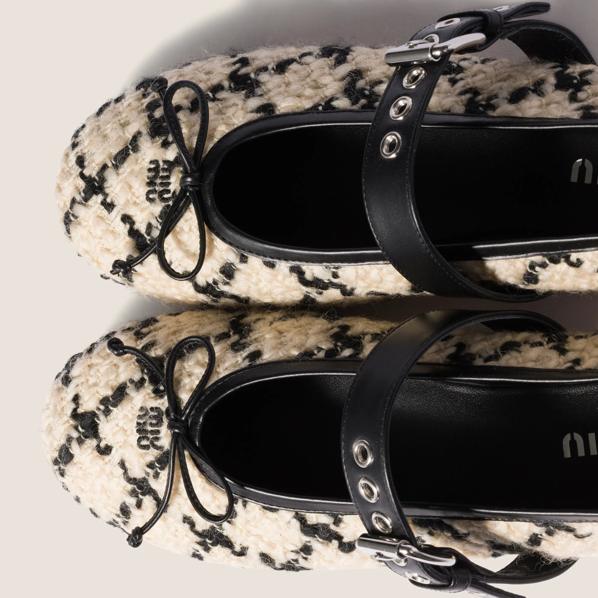 Ivory/Black
