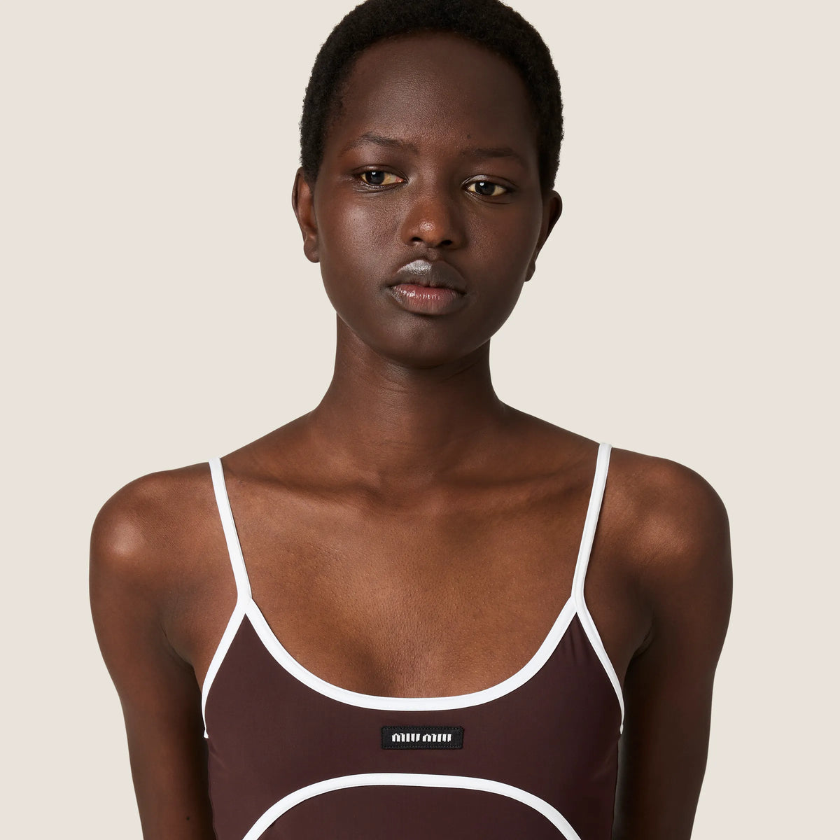 Ebony/White
