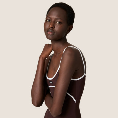 Ebony/White